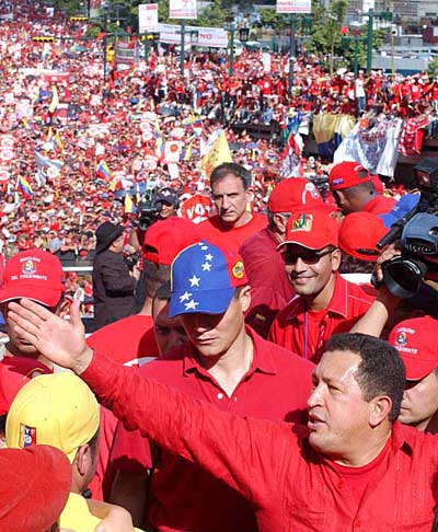 Chavez apoyado por el pueblo