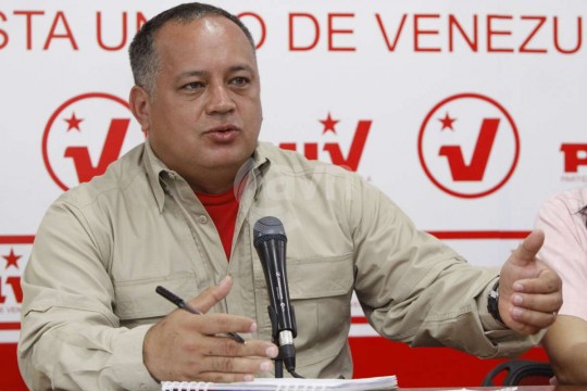 Cabello exhorta a los alcaldes a cumplir sus funciones y no “pantallar”