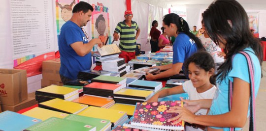 Gobierno Bolivariano puso en marcha Feria Escolar 2013