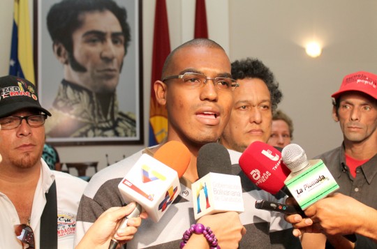 Reinaldo Escorcia Reunion con Medios Comunitarios