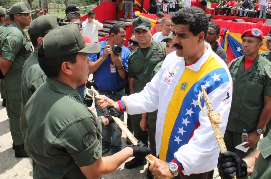 Maduro juramentó en Campo Carabobo Frente Cívico Militar para guerra económica