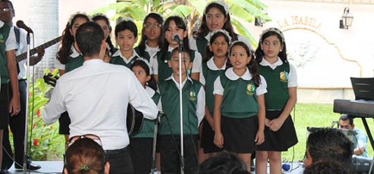 Más de 2 mil niños participan en Encuentro de Coros Infantiles 2013
