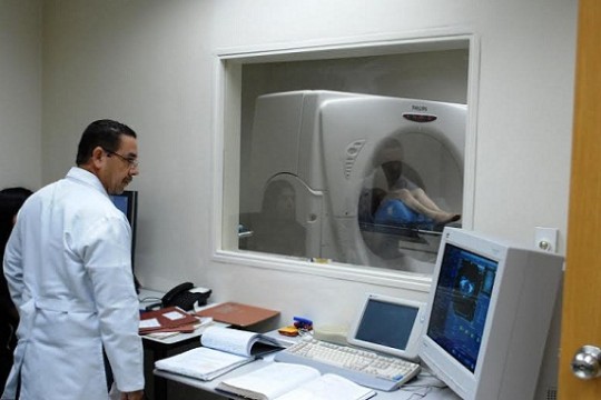 Gestión de Ameliach aumentó capacidad de radioterapias en hospital Oncológico