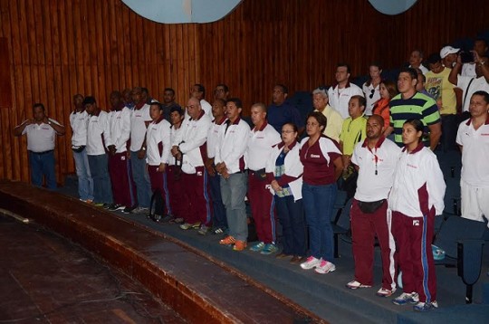 Gobierno Bolivariano entregó reconocimiento  a entrenadores y delegados carabobeños 