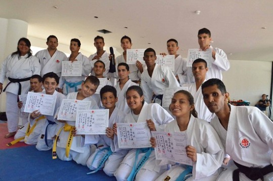 Karatecas con diversidad funcional recibieron ascensos
