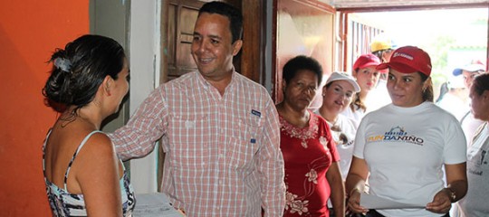 Gobierno de Carabobo entregó  41 ayudas familiares en Miguel Peña