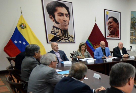 Empresarios automotrices confían en compromiso del gobierno bolivariano para reactivar sector