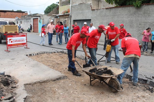 Gobernación llevó a “El Prado” y “19 de Abril” Plan de Asfaltado Carabobo 2014