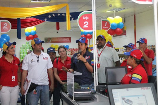 Presidente Maduro inauguró  Dos Abastos PDVAL en sur de Valencia