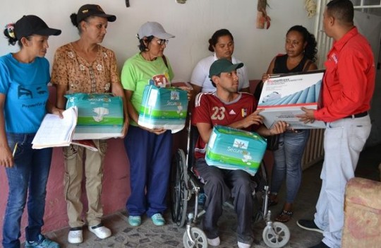 Gobernación entregó en Las Palmitas ayudas de salud casa por casa