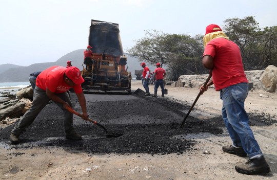 Gobierno de Carabobo puso en marcha asfaltado en vía Gañango-Patanemo