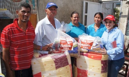 Gobierno de Carabobo entregó alimentos y colchonetas a 120 familias de Diego Ibarra