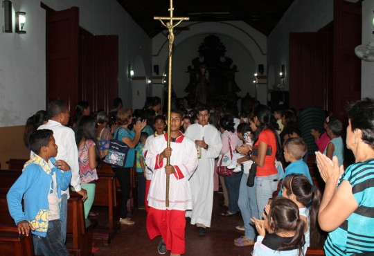 Junto a guayenses redimos tributo  a  patrono San Antonio de Padua