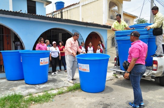 Dotamos con tanques de agua a Simoncitos Comunitarios del litoral