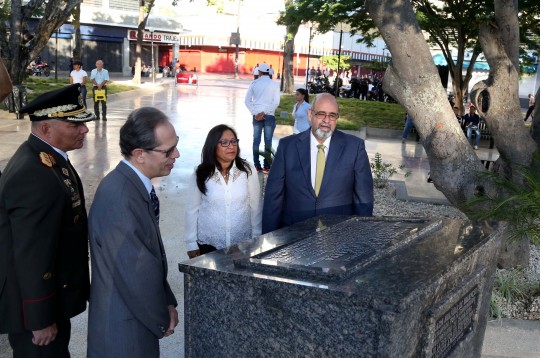  Entregamos restaurada Plaza Bolívar de Valencia 
